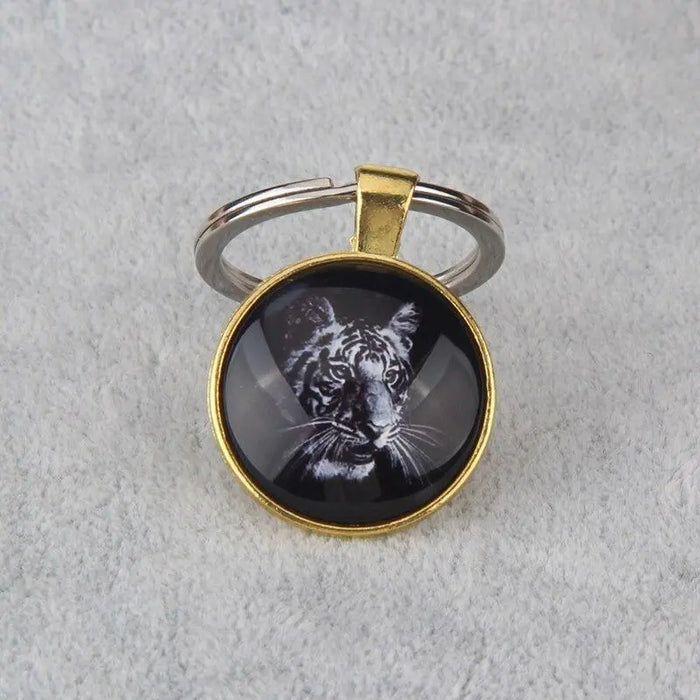 BLACK AND WHITE TIGER KEYCHAIN Tiger-Universe