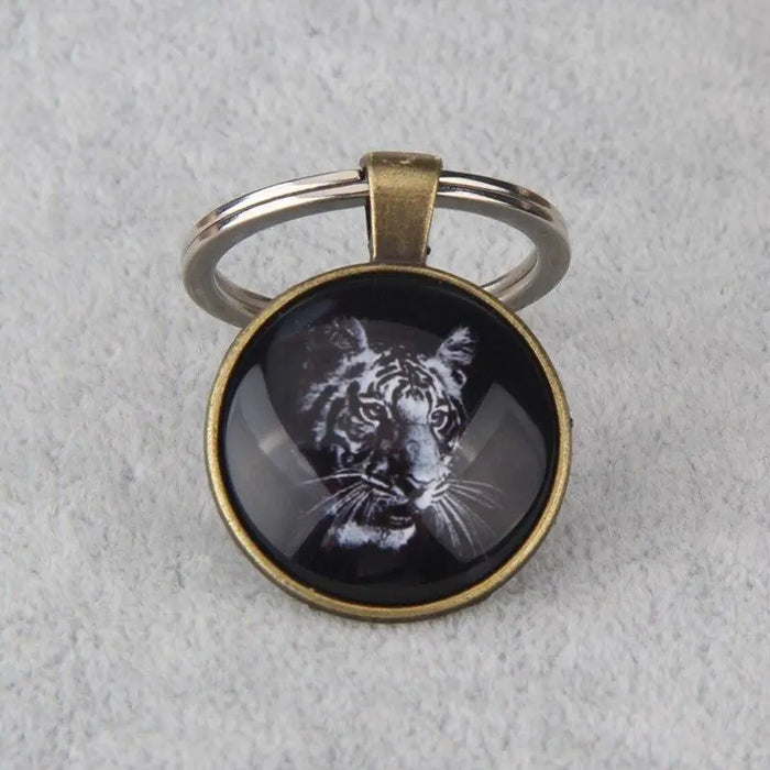 BLACK AND WHITE TIGER KEYCHAIN Tiger-Universe
