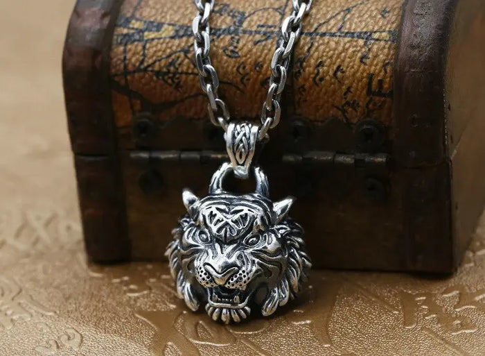 FEROCIOUS SILVER TIGER NECKLACE Tiger-Universe