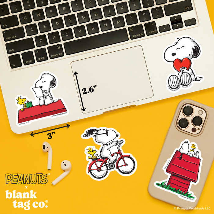 Peanuts® Waterproof Sticker - Snoopy Reading A Christmas Card