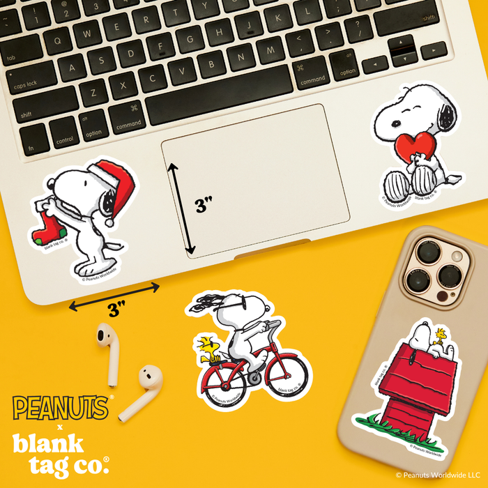 Peanuts® Waterproof Sticker - Snoopy With A Stocking (Christmas)